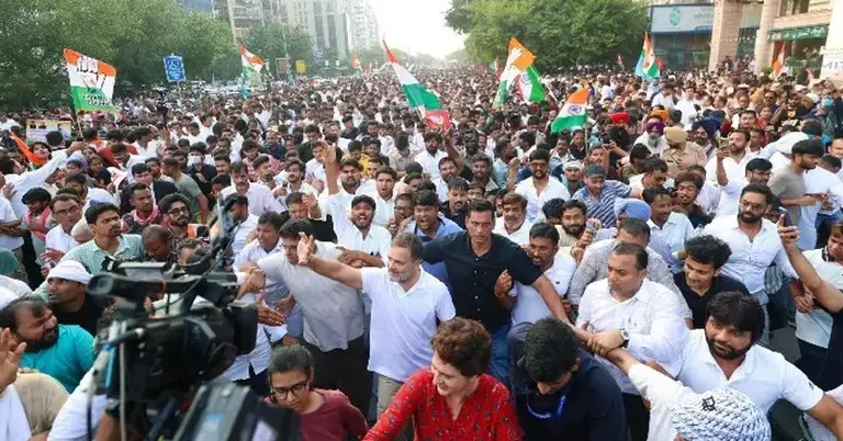 রাহুল গান্ধীর নেতৃত্বে বিরোধী জোটের মিছিল